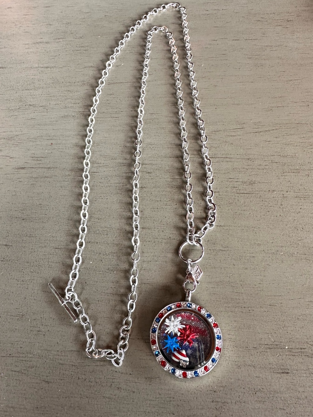 NEW Origami Owl Patriotic necklace and charms